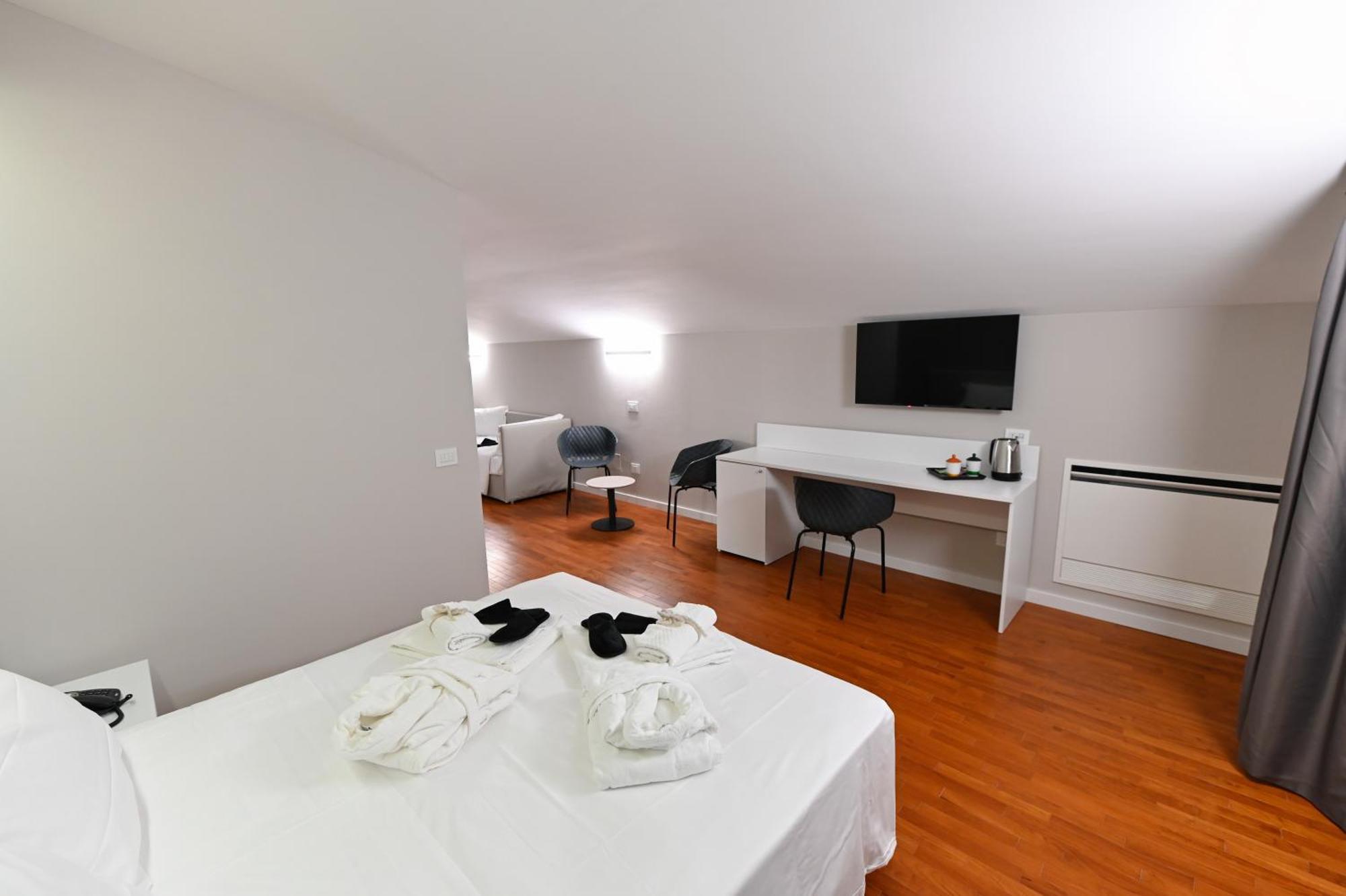 Hotel Hypnos San Giorgio del Sannio Bagian luar foto